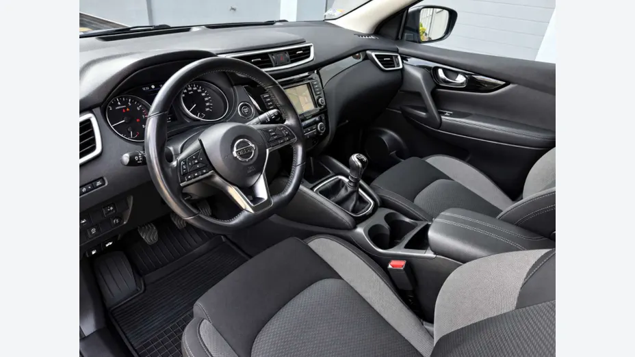 NISSAN Qashqai -