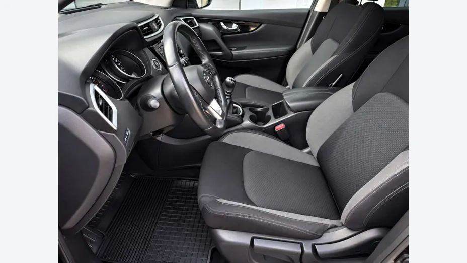 NISSAN Qashqai -