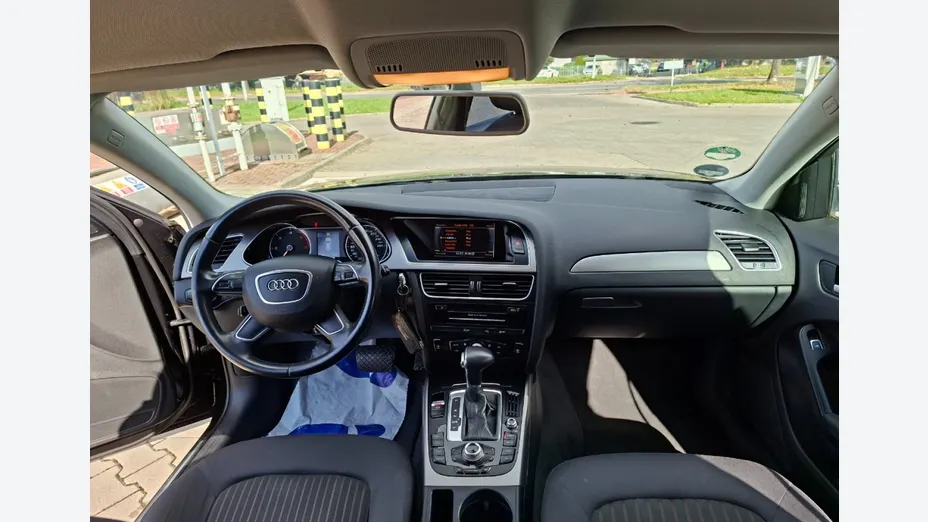 AUDI A4 -
