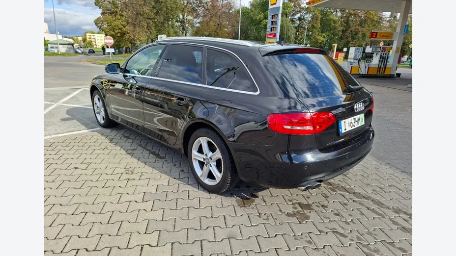 AUDI A4 -