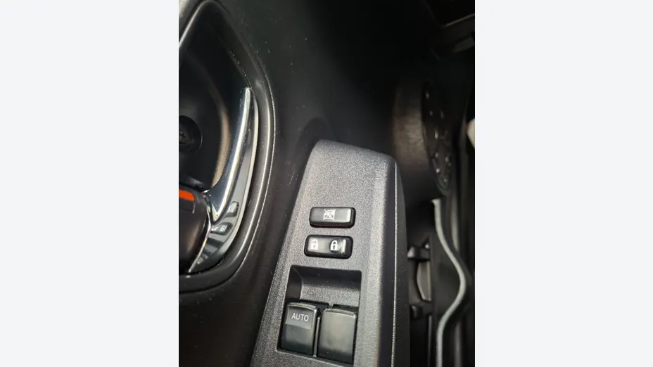 TOYOTA Yaris -