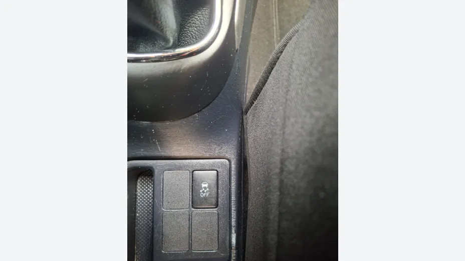 TOYOTA Yaris -