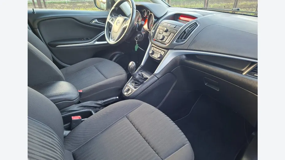 OPEL Zafira -