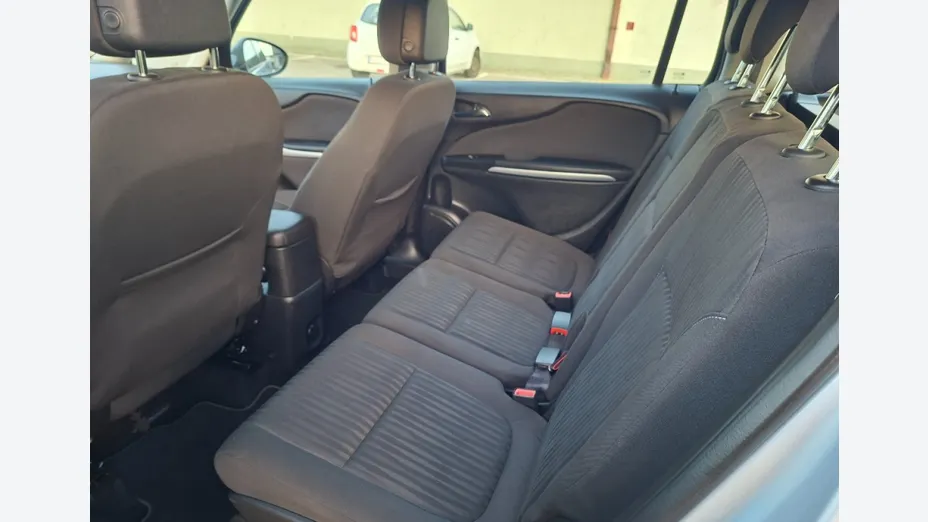 OPEL Zafira -