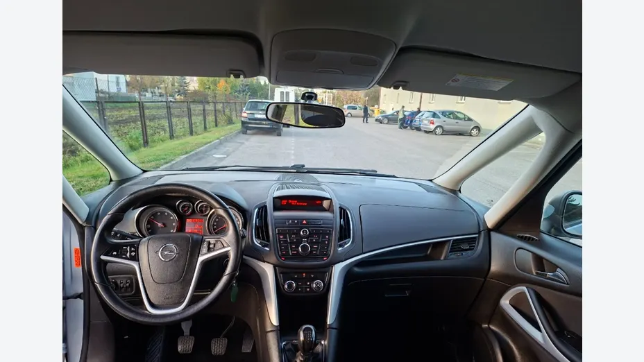 OPEL Zafira -