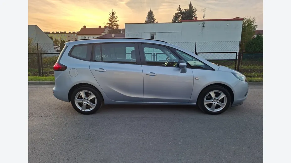 OPEL Zafira -