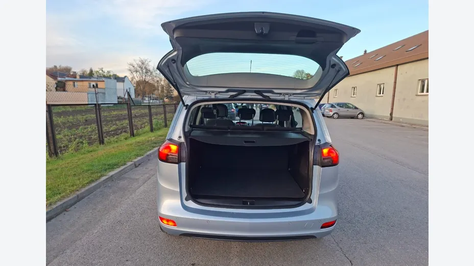 OPEL Zafira -