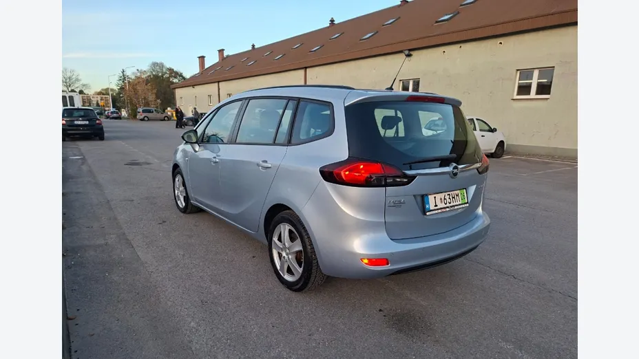 OPEL Zafira -