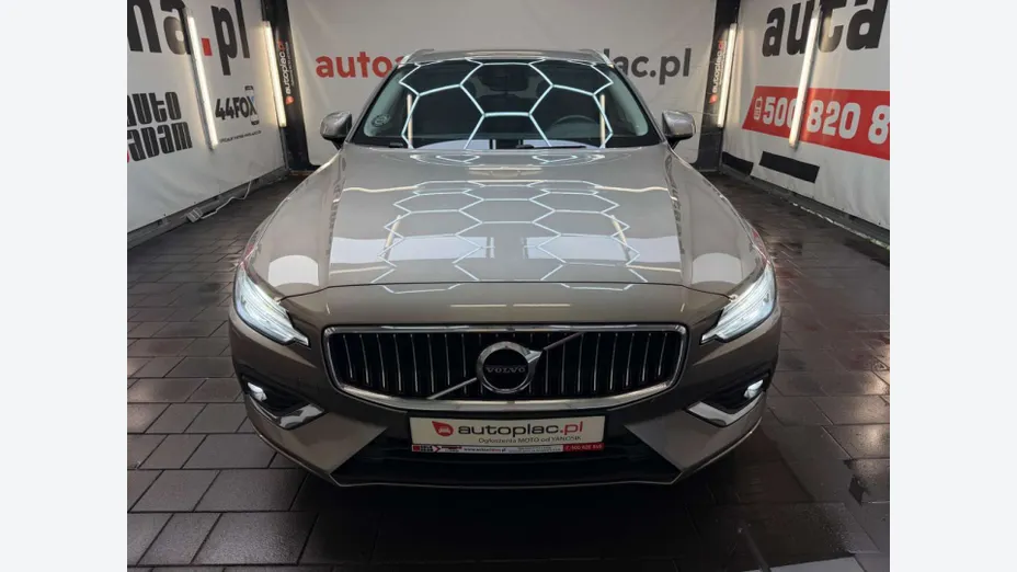 VOLVO V60 -