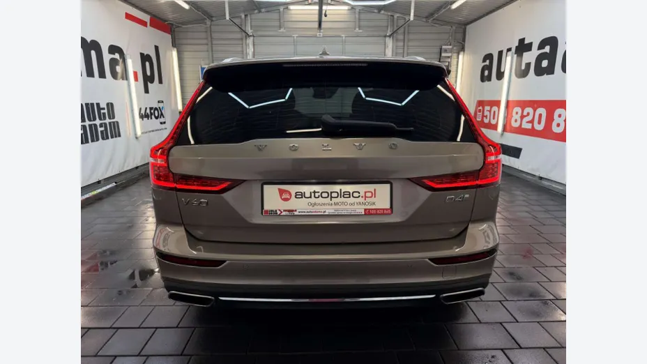 VOLVO V60 -
