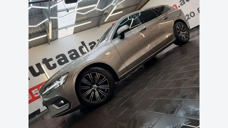 VOLVO V60 -