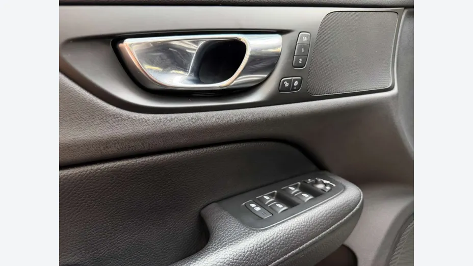 VOLVO V60 -