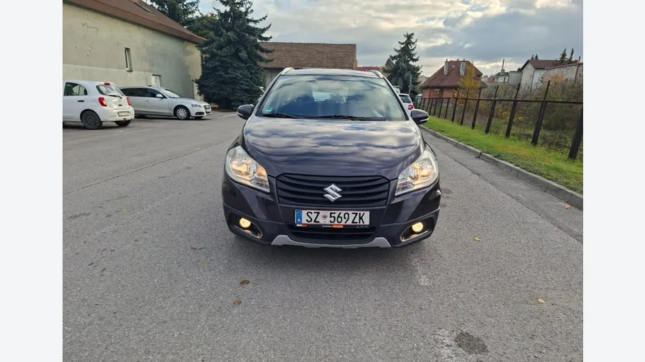 SUZUKI SX4 -