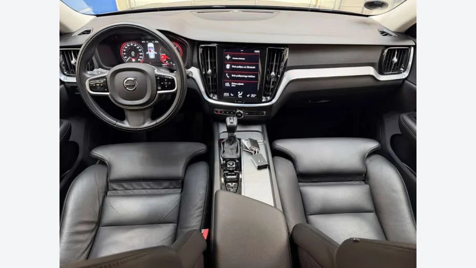 VOLVO V60 -