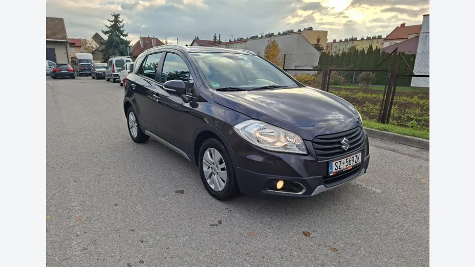 SUZUKI SX4 -