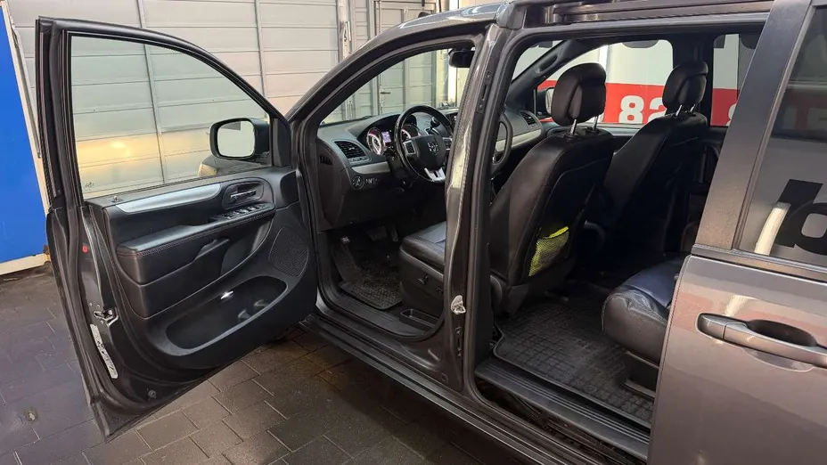 DODGE Grand Caravan -