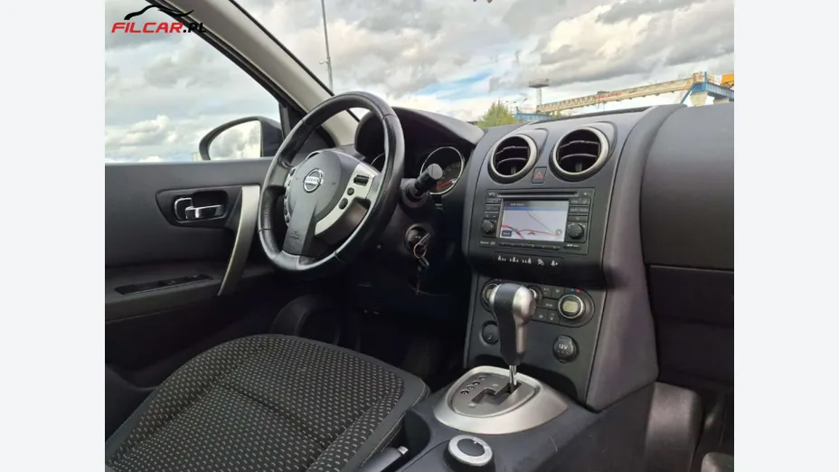 NISSAN Qashqai -