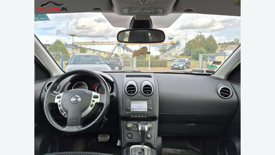 NISSAN Qashqai -
