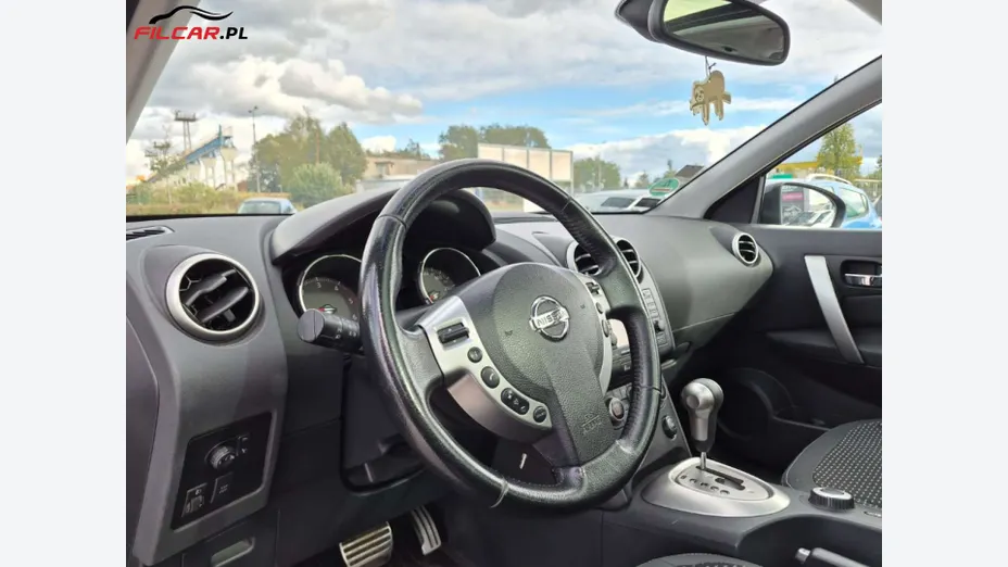 NISSAN Qashqai -
