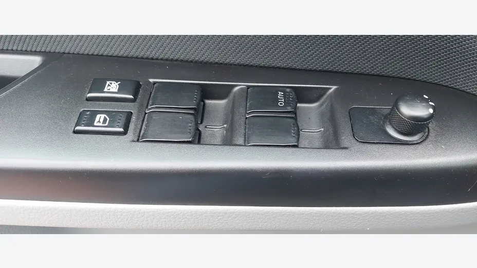 SUZUKI SX4 -