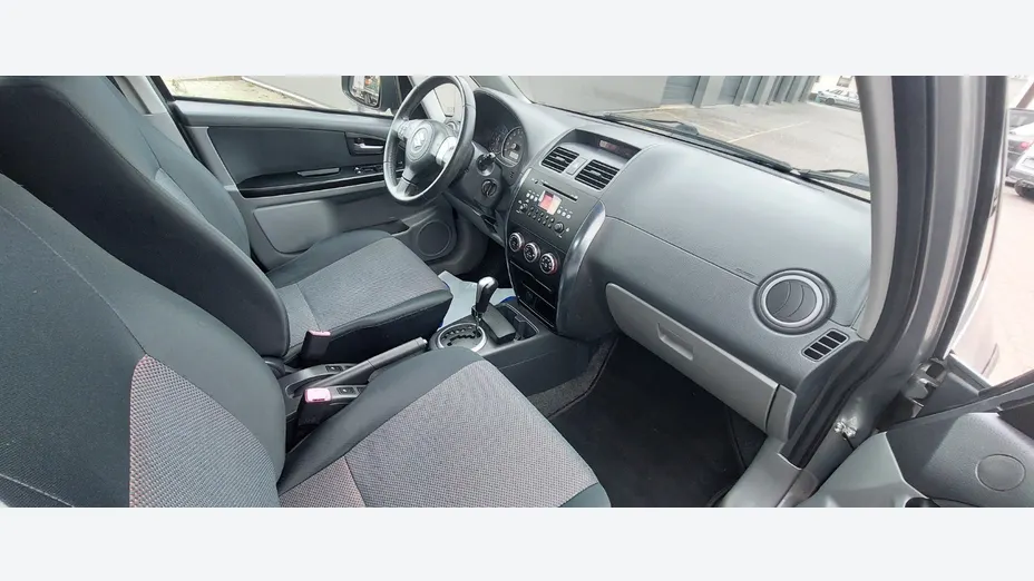 SUZUKI SX4 -