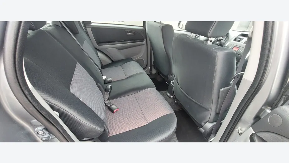 SUZUKI SX4 -