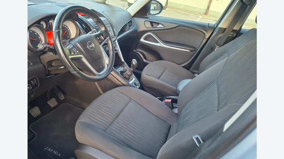 OPEL Zafira -