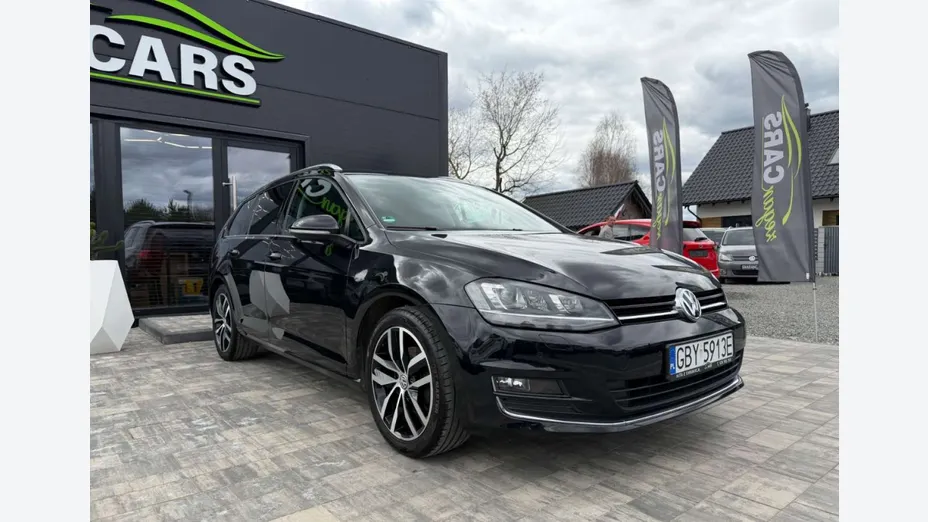VOLKSWAGEN Golf -