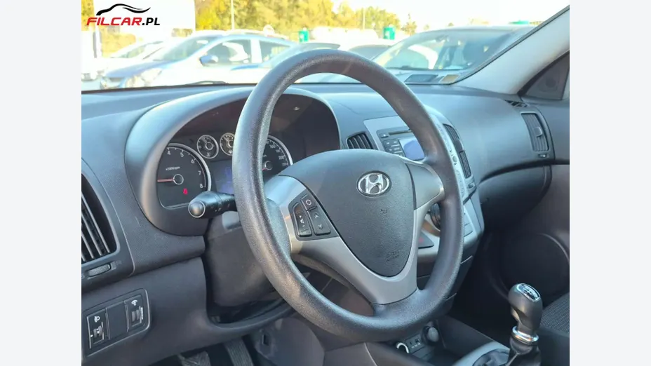 HYUNDAI i30 -
