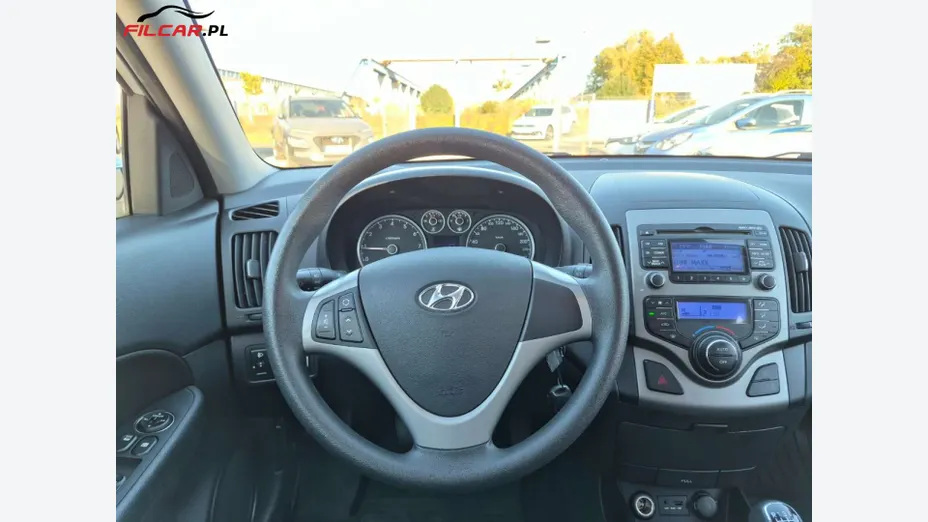 HYUNDAI i30 -