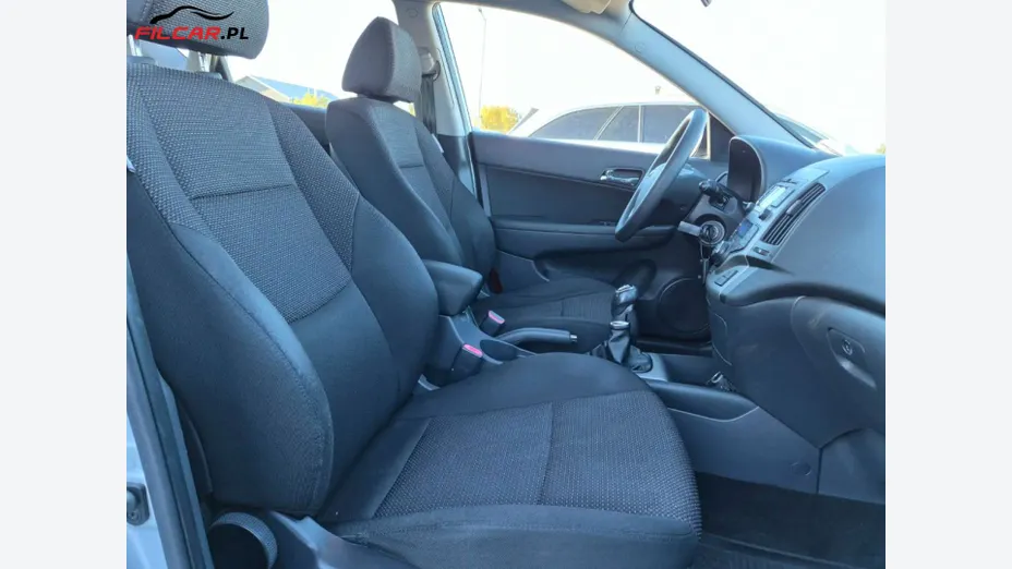 HYUNDAI i30 -