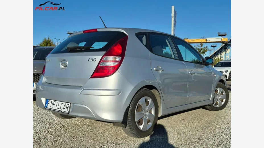 HYUNDAI i30 -
