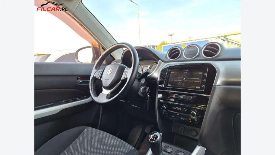 SUZUKI Vitara -