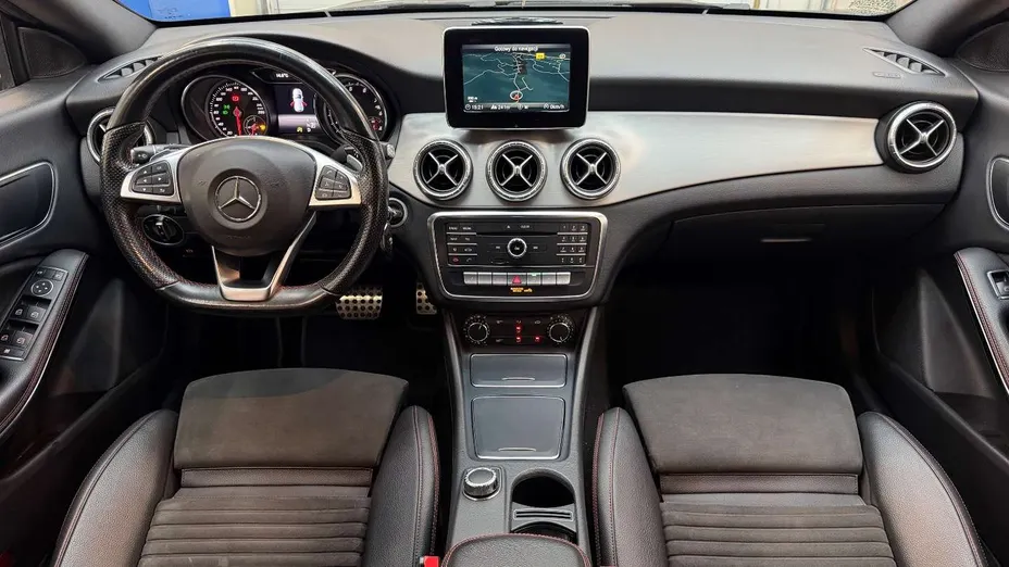MERCEDES-BENZ CLA -