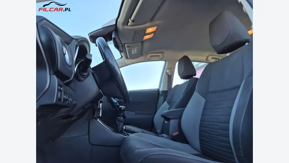 TOYOTA Auris -