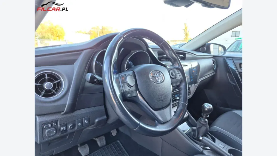 TOYOTA Auris -
