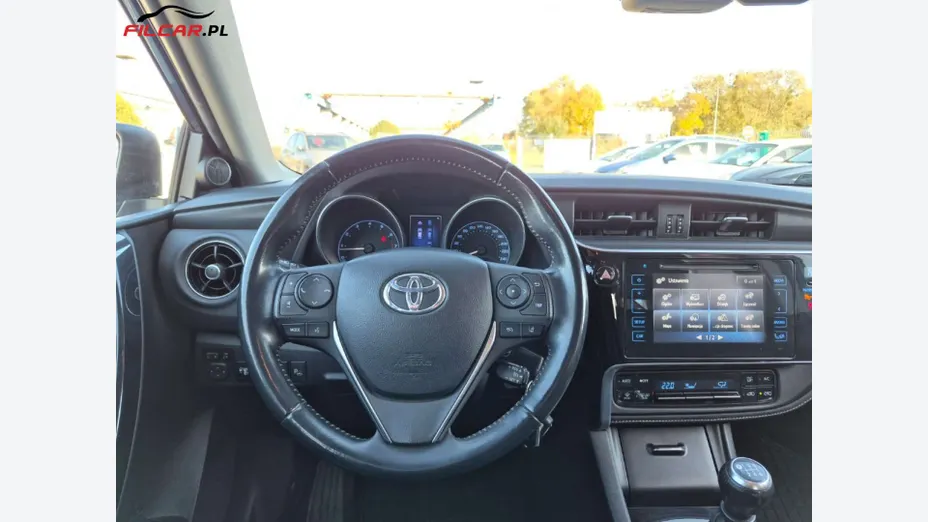 TOYOTA Auris -