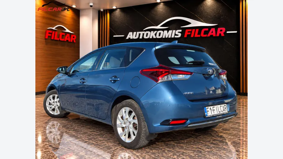 TOYOTA Auris -