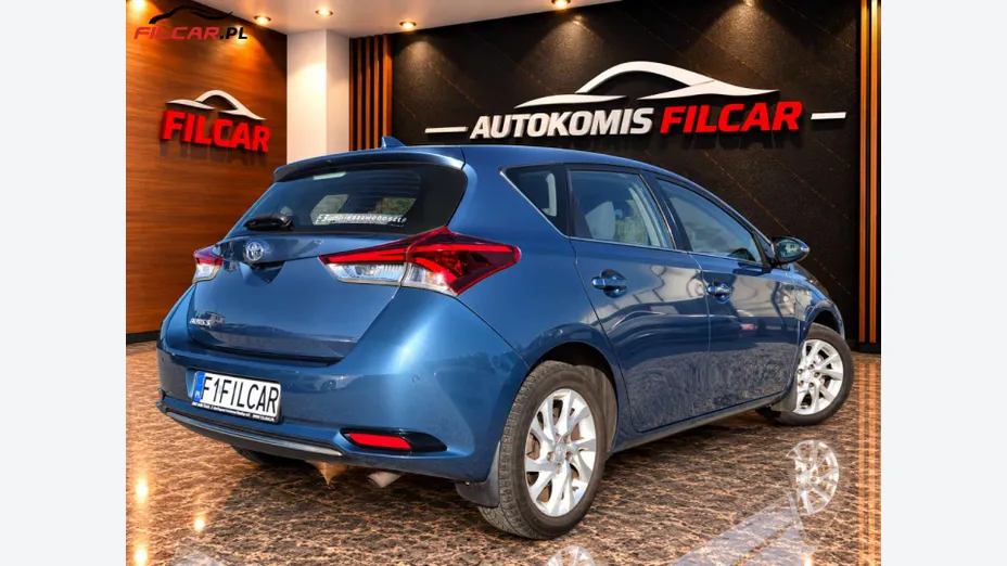 TOYOTA Auris -