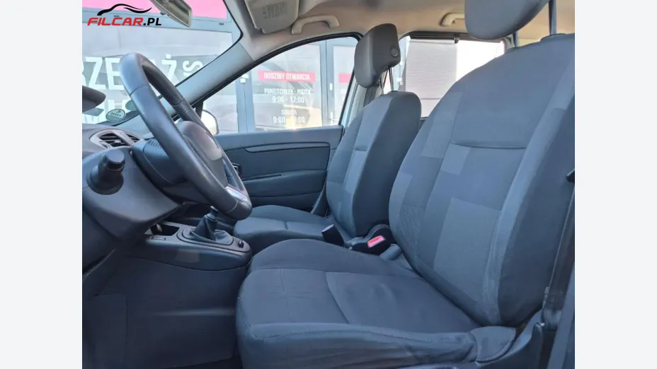 RENAULT Scenic -