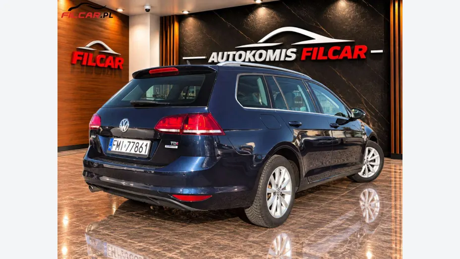 VOLKSWAGEN Golf -