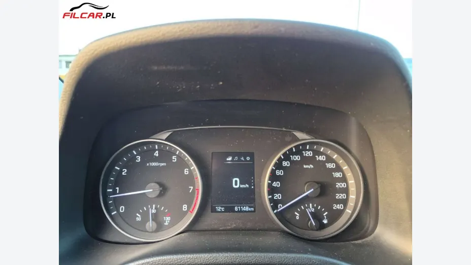 HYUNDAI Elantra -