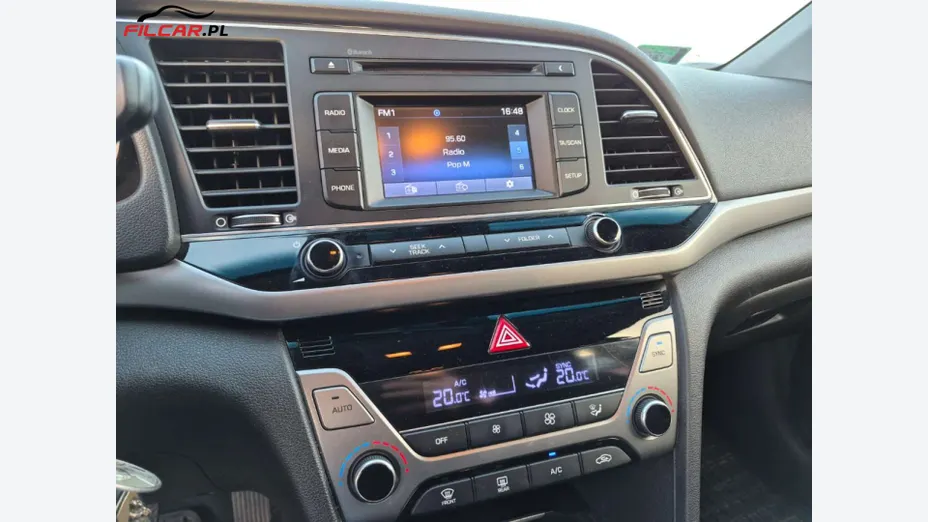HYUNDAI Elantra -