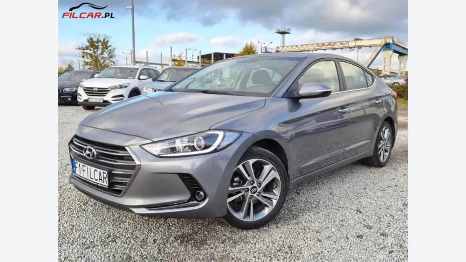 HYUNDAI Elantra -