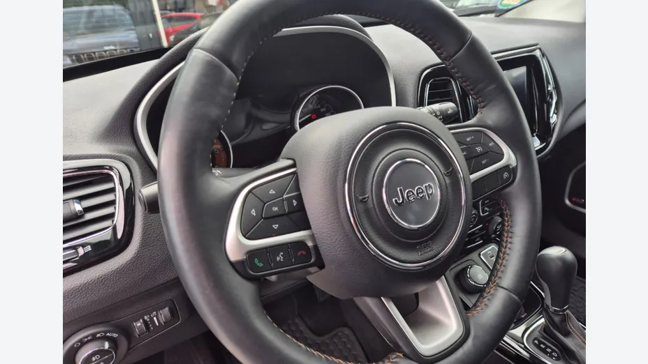 JEEP Compass -