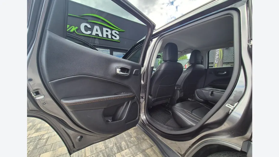 JEEP Compass -