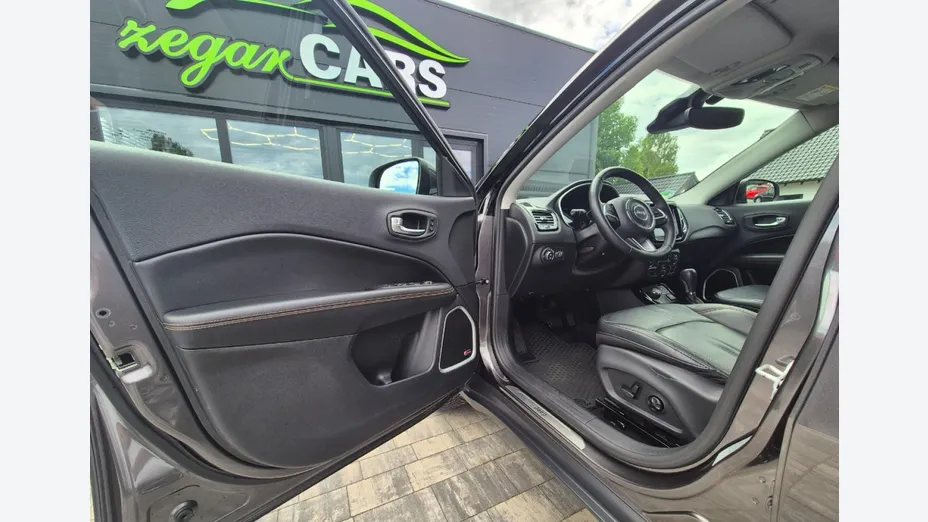 JEEP Compass -