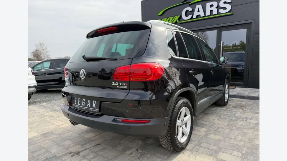 VOLKSWAGEN Tiguan -