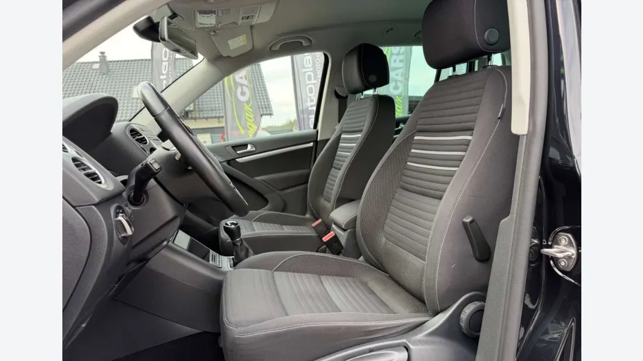 VOLKSWAGEN Tiguan -