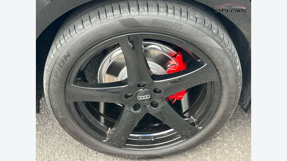 AUDI A6 -